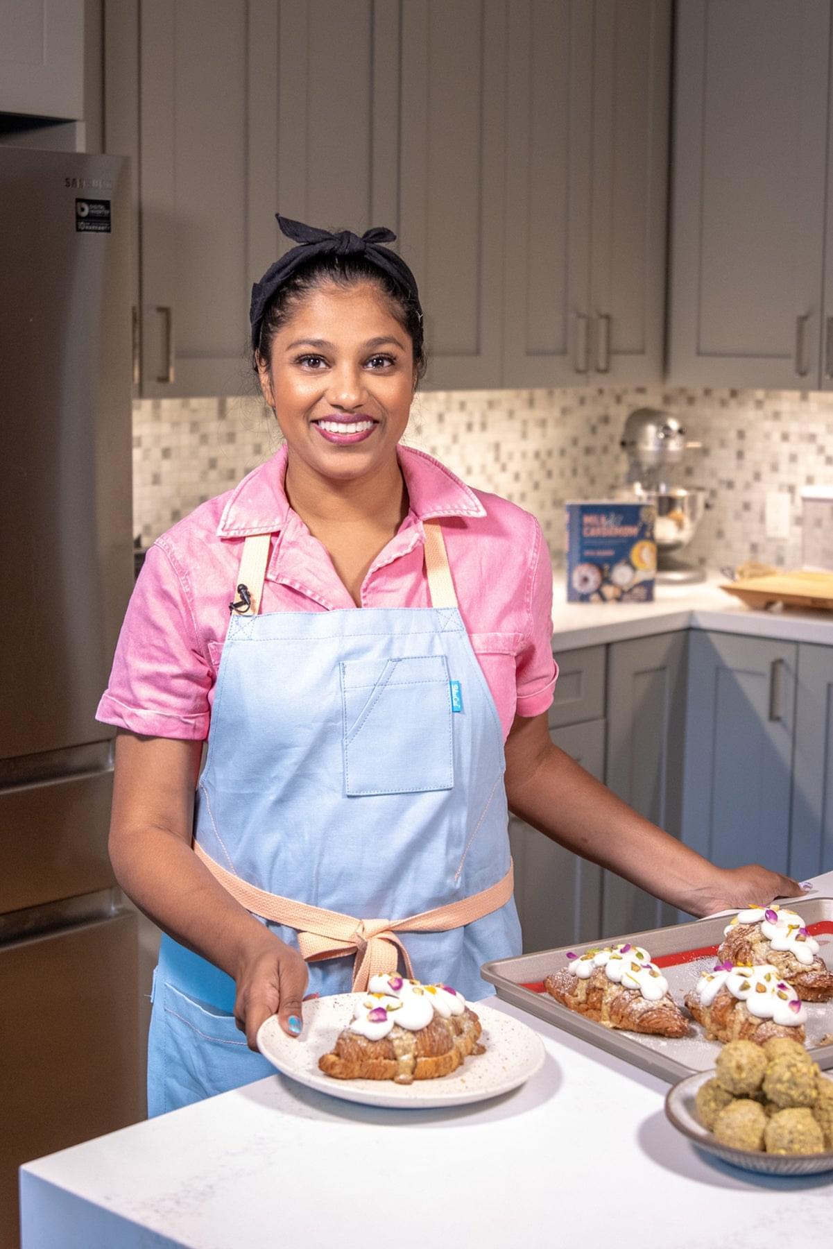 BlueCut x Milk &amp; Cardamom Baker Apron with Built-in Mittens