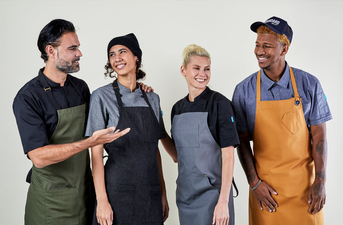 How to Choose the Right Restaurant Uniforms for Your Team