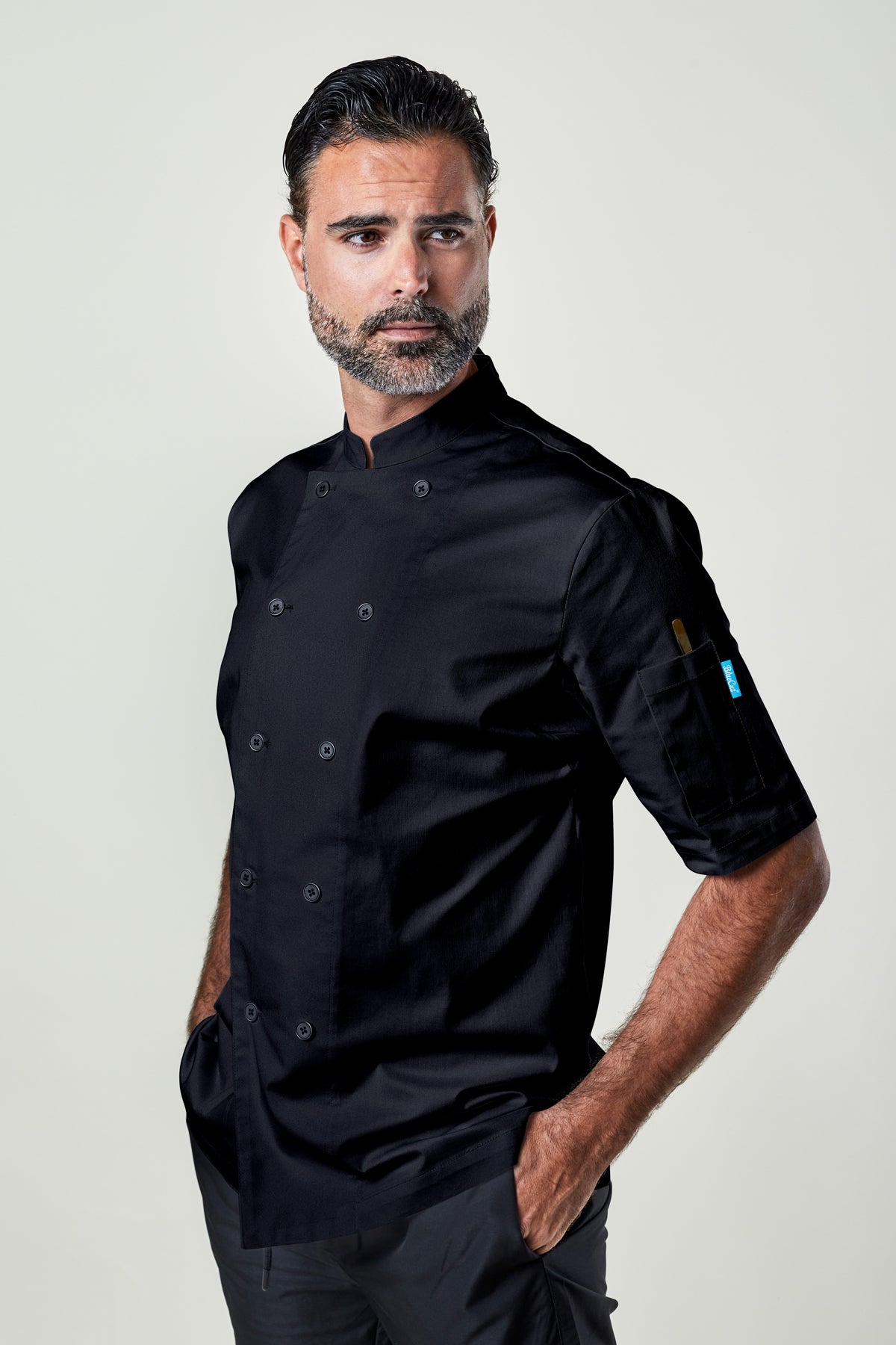 Man wearing a black chef&