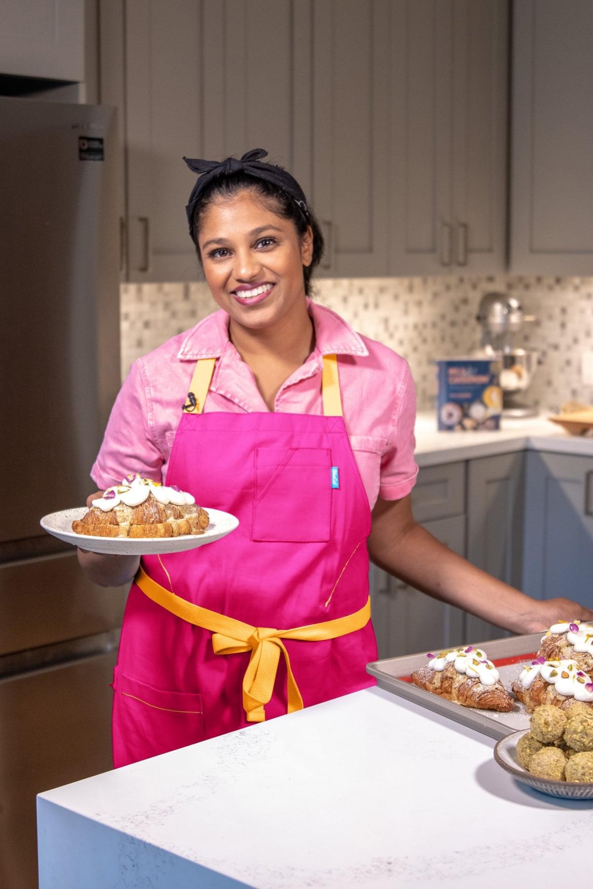 BlueCut x Milk &amp; Cardamom Baker Apron with Built-in Mittens