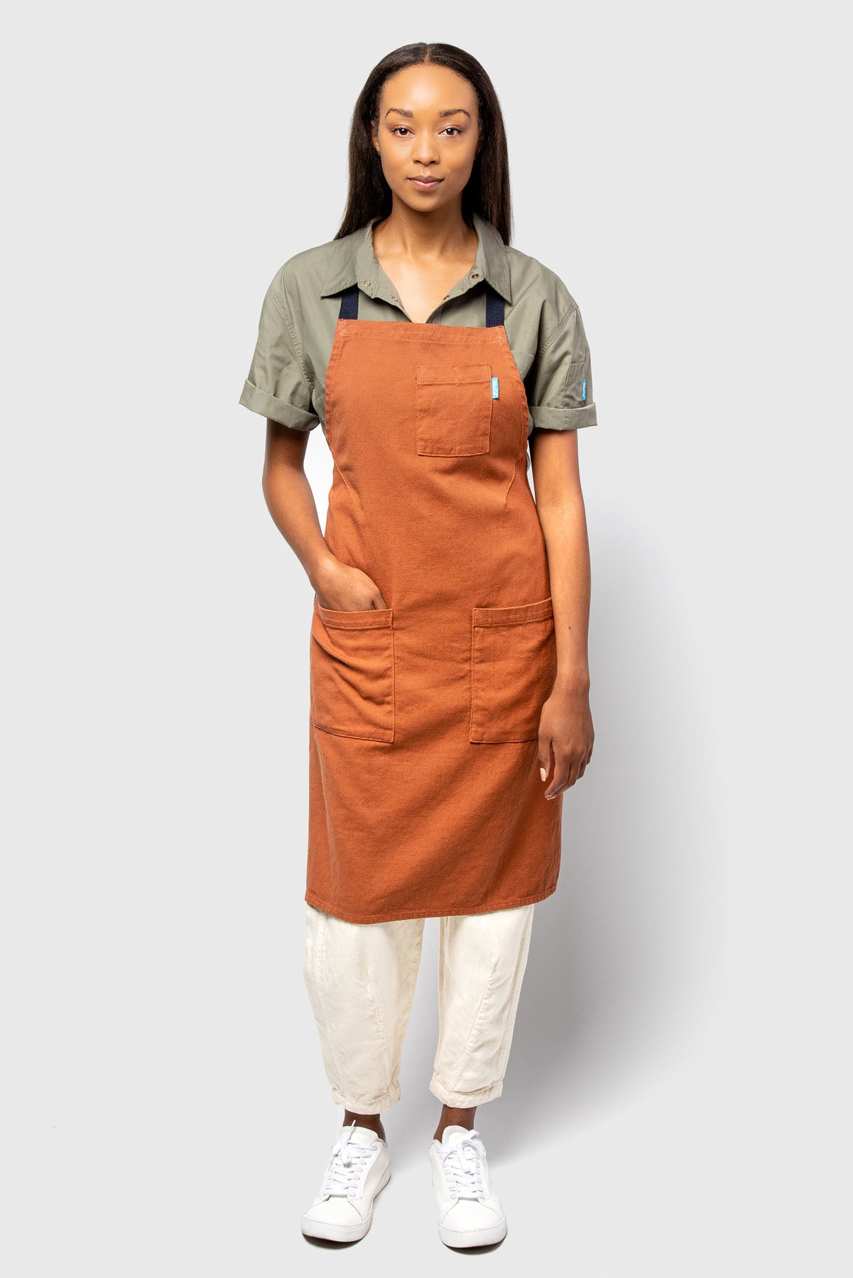 Lucca Linen Apron Crimson